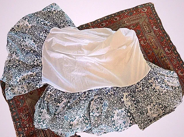 1980s Vintage Ralph Lauren Tamarind Bird Bed Skirt Dust Ruffle Q Porcelain Blues